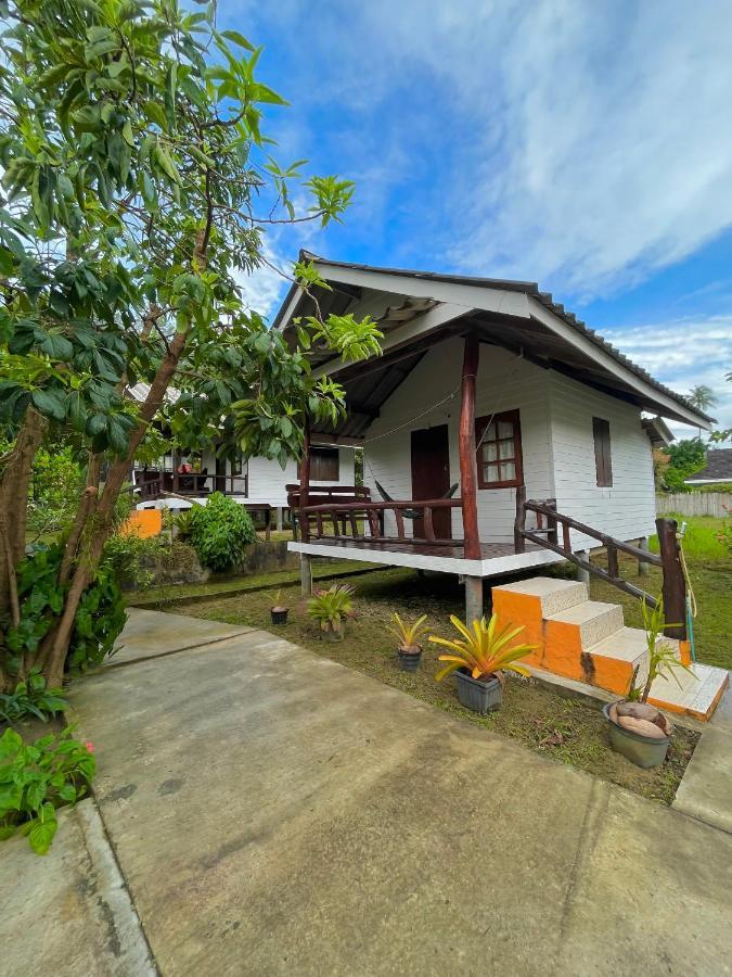 Pyramid Bangalow Ban Laem Sai Exterior photo
